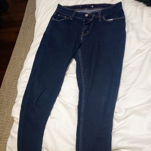 Like new Levi skinny jeans